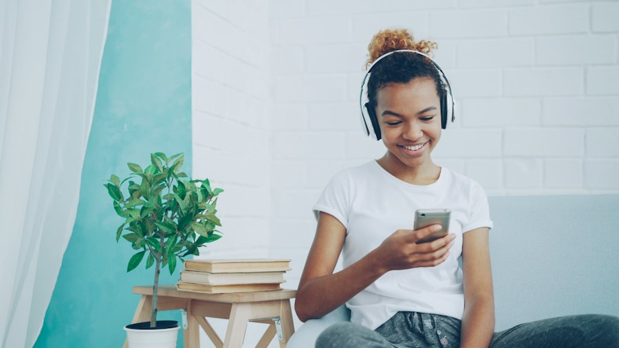 Photo listen to music, technology