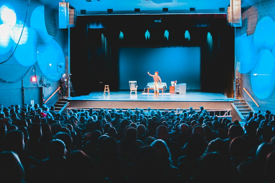 Photo theater stage emotions